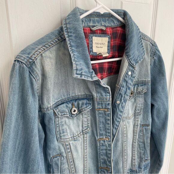 Forever 21 Premium Denim Studded Faded Jean Jacket Women’s Size M - Picture 4 of 9